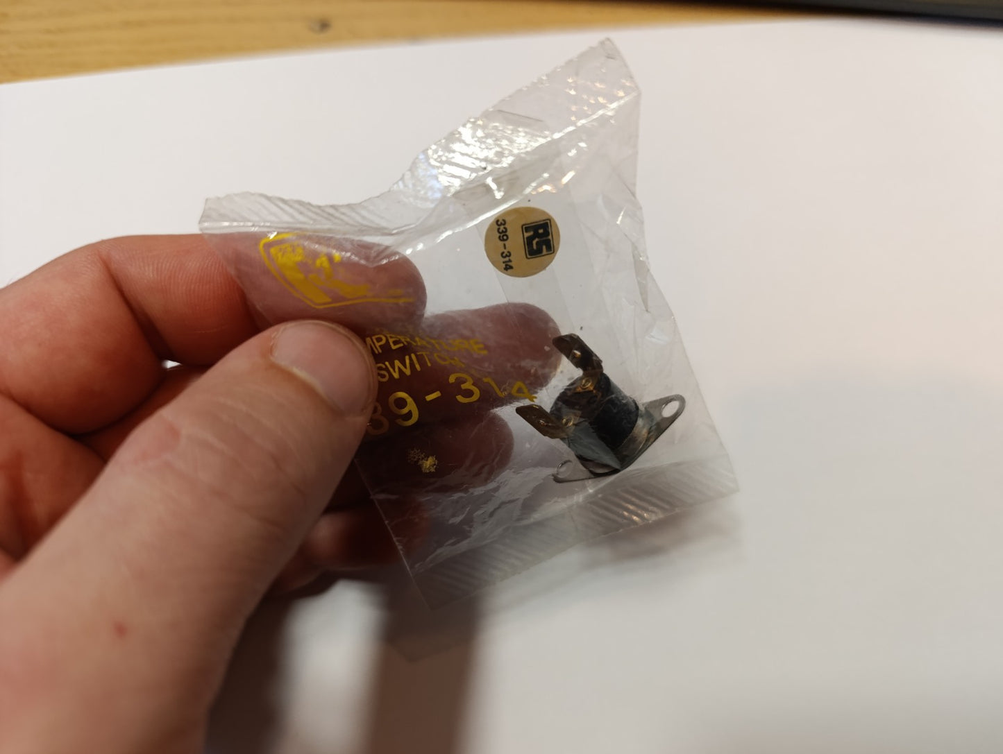 Honeywell Bi-Metallic Thermostat, Opens at +100°C, Closes at 85°C 339-314