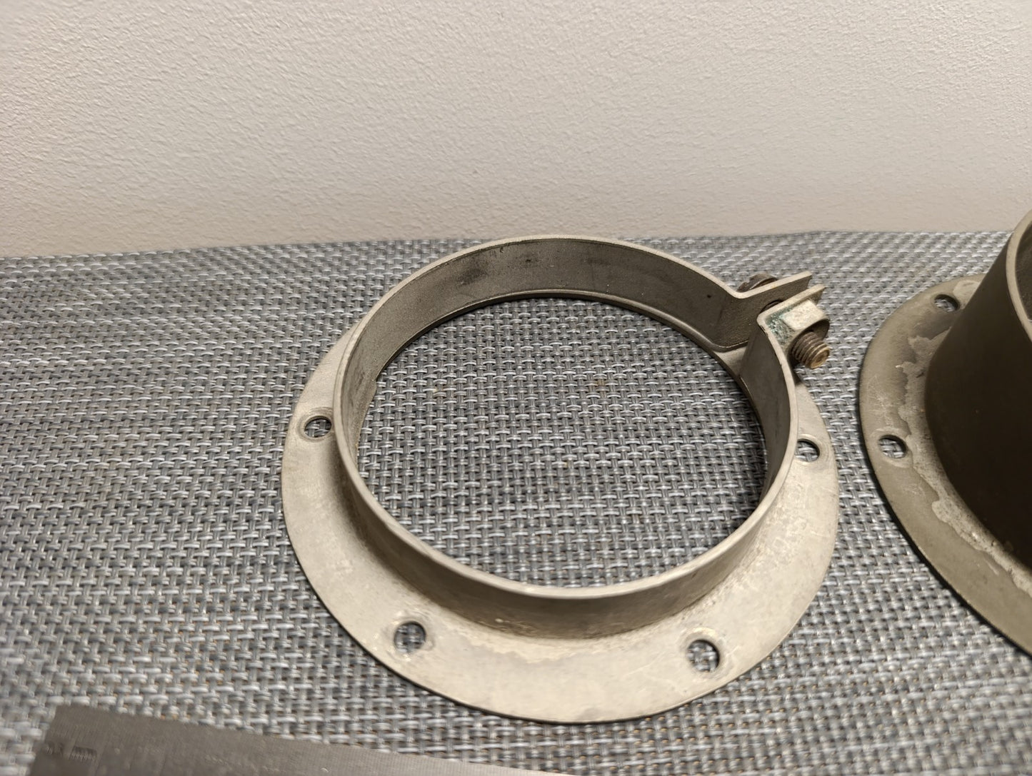 FM2D and FM2B Vacuum Capacitor Mounting Flange EEV USED