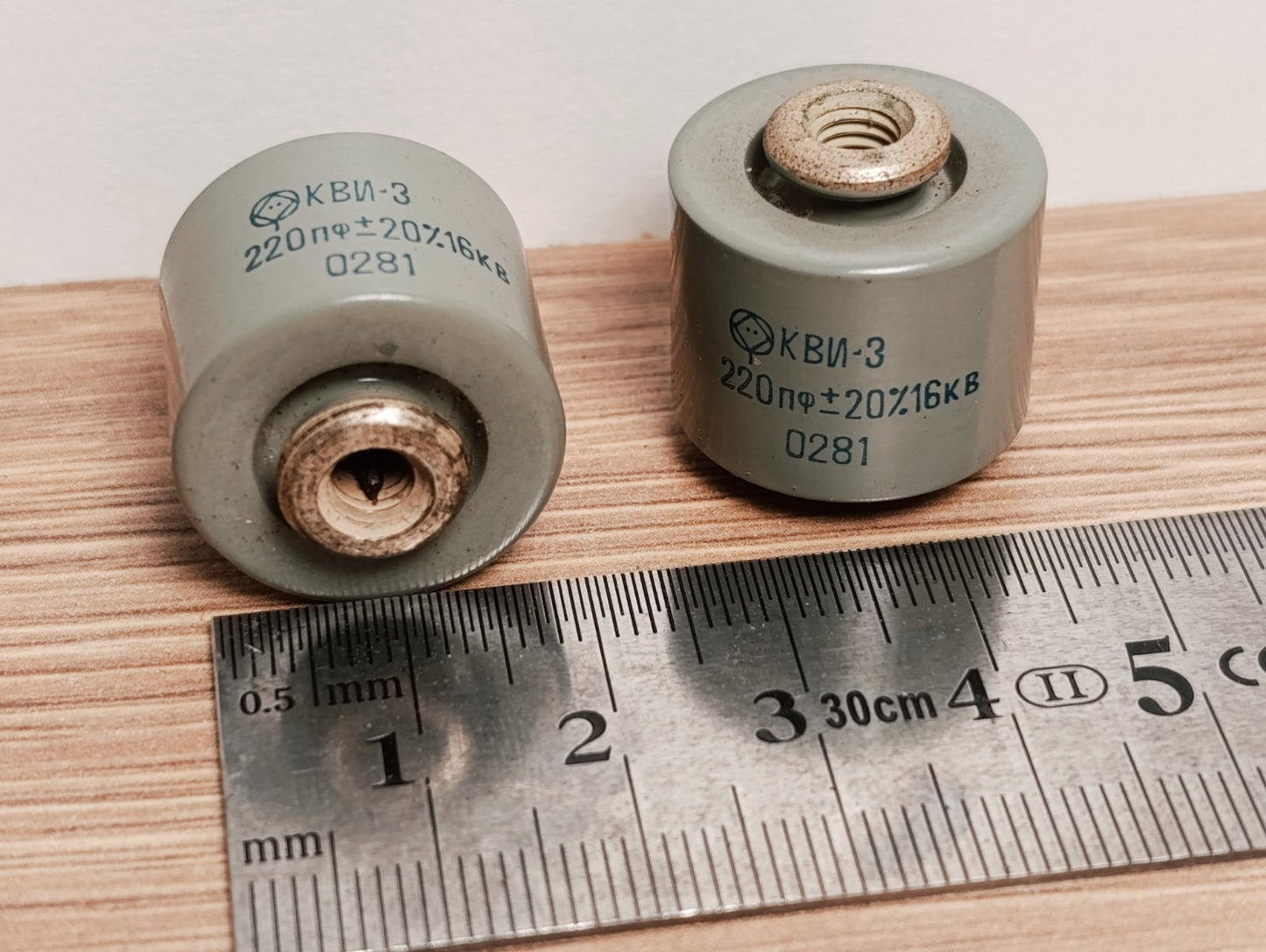 2 pcs. 220pF 16kV ±20% Ceramic High Voltage Impulse Capacitors KVI-3 / КВИ-3