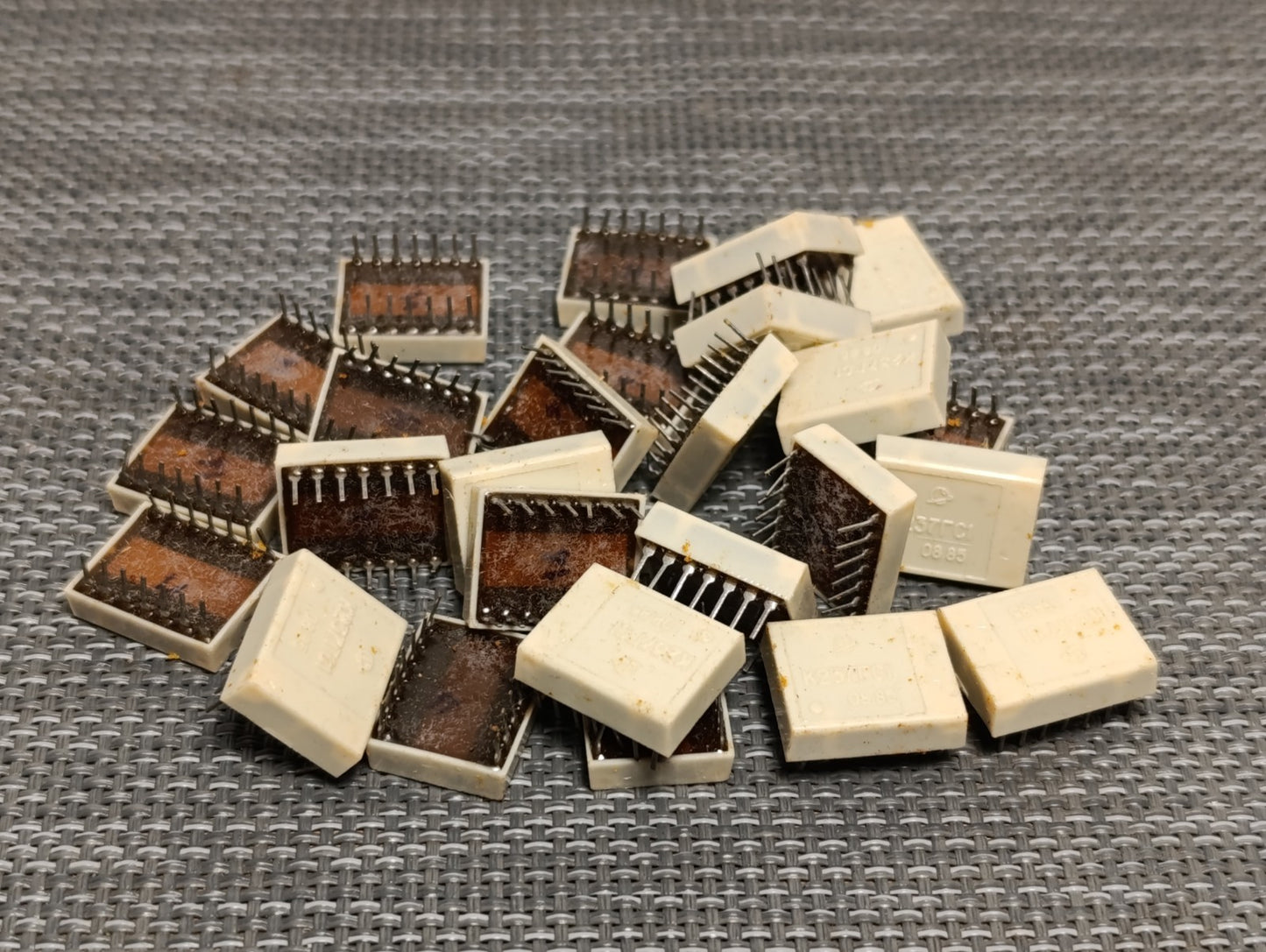 12pcs. Microcontroler К237ГС1 HYBRID MGF V-reg K237GS1 CCCP Микросхема CHIP