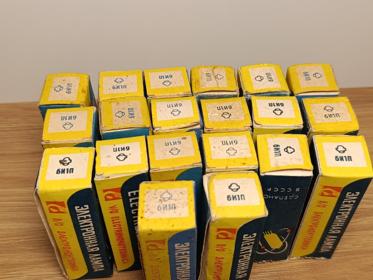 4pcs. 6I1P 6И1П TRIODE HEPTODE TUBES = ECH81 6AJ8 NOS Soviet NEW NOS 70-80's