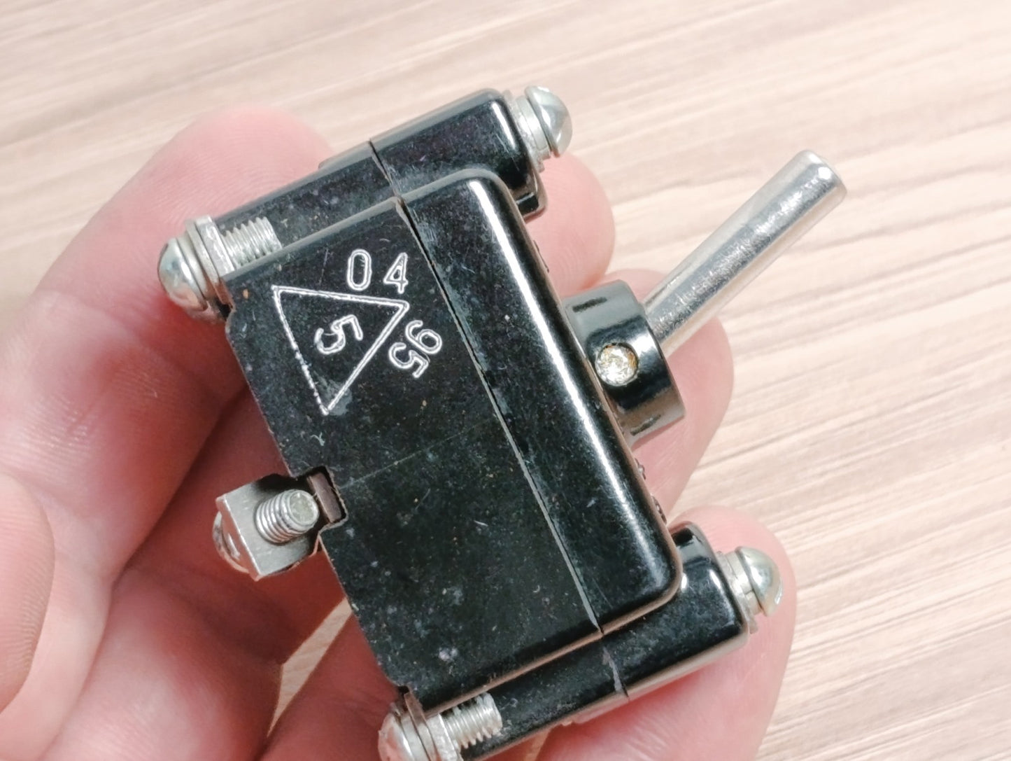 (1Pcs LOT) 2PP-250 Sealed Aviation Switch fro alternating current Luminating