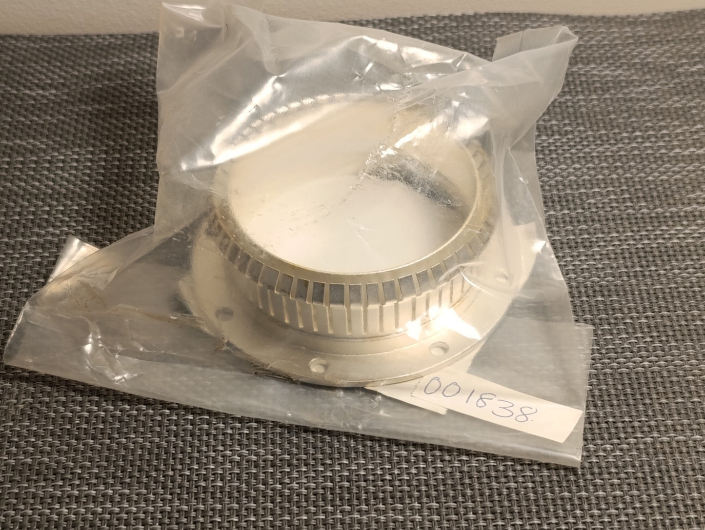001838 Eimac Middle Filament Collet for SK300 / Y297-A Socket (NOS)