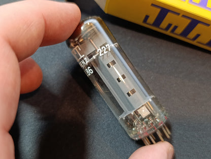 Lorenz ITT EL86 EL 86 6CW5 Vacuum Amp Pentode NOS NIB (1Pcs.)