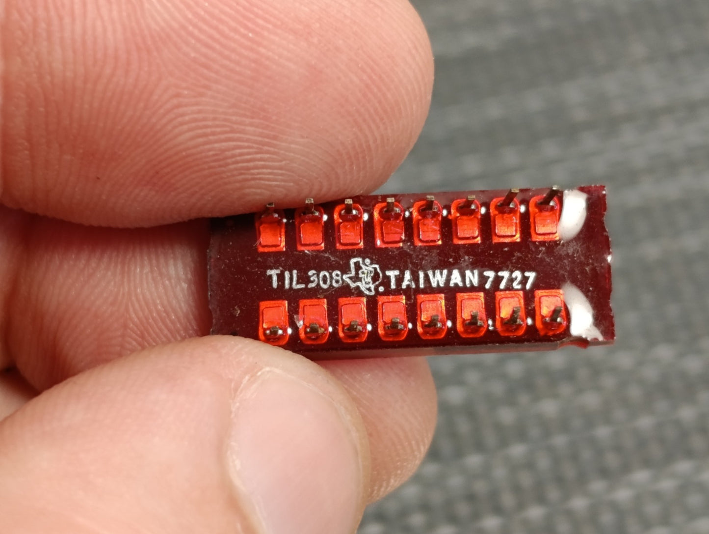 TIL308 NUMERIC DISPLAYS WITH LOG Seven Segment Display Texas Instruments NEW NOS