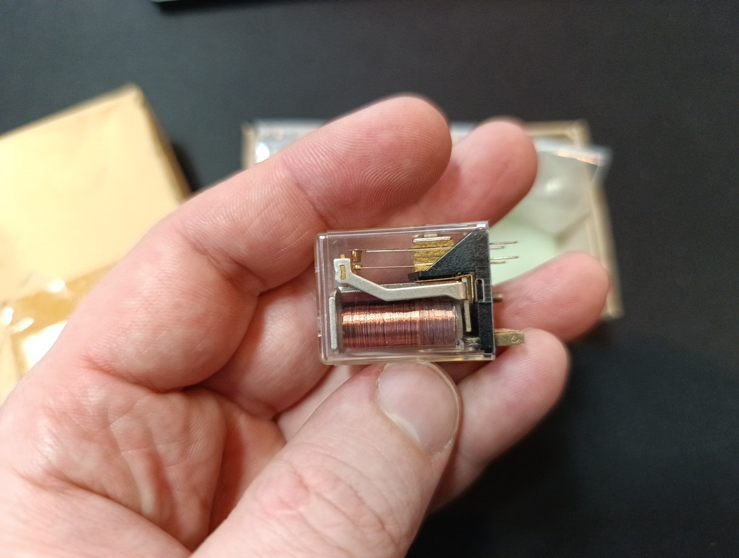 (2Pcs.) LOT Siemes 724 F101 V23154 RELAY C0724-F101 NOS NEW