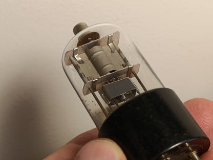 6G7S 6Г7С SOWJETISCHE VINTAGE HALBWELLENGLEICHRICHTER-STRAHLLEISTUNGSTETRODENRÖHRE GEBRAUCHT 1949