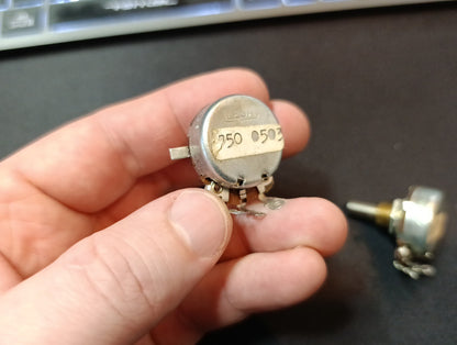 2Pcs. Potentiometer LESA 6K7A 750 0503  Vintage Aircraft Ham radio NEW