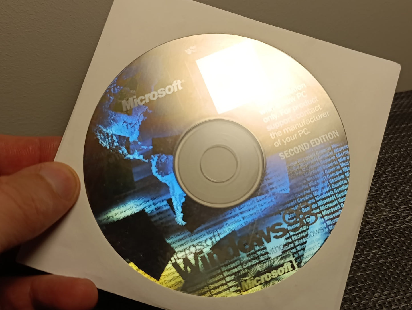 Microsoft Windows 98 Second Edition PC CD Rom Disc 0499 PN. X05-29232 ( CD ONLY)
