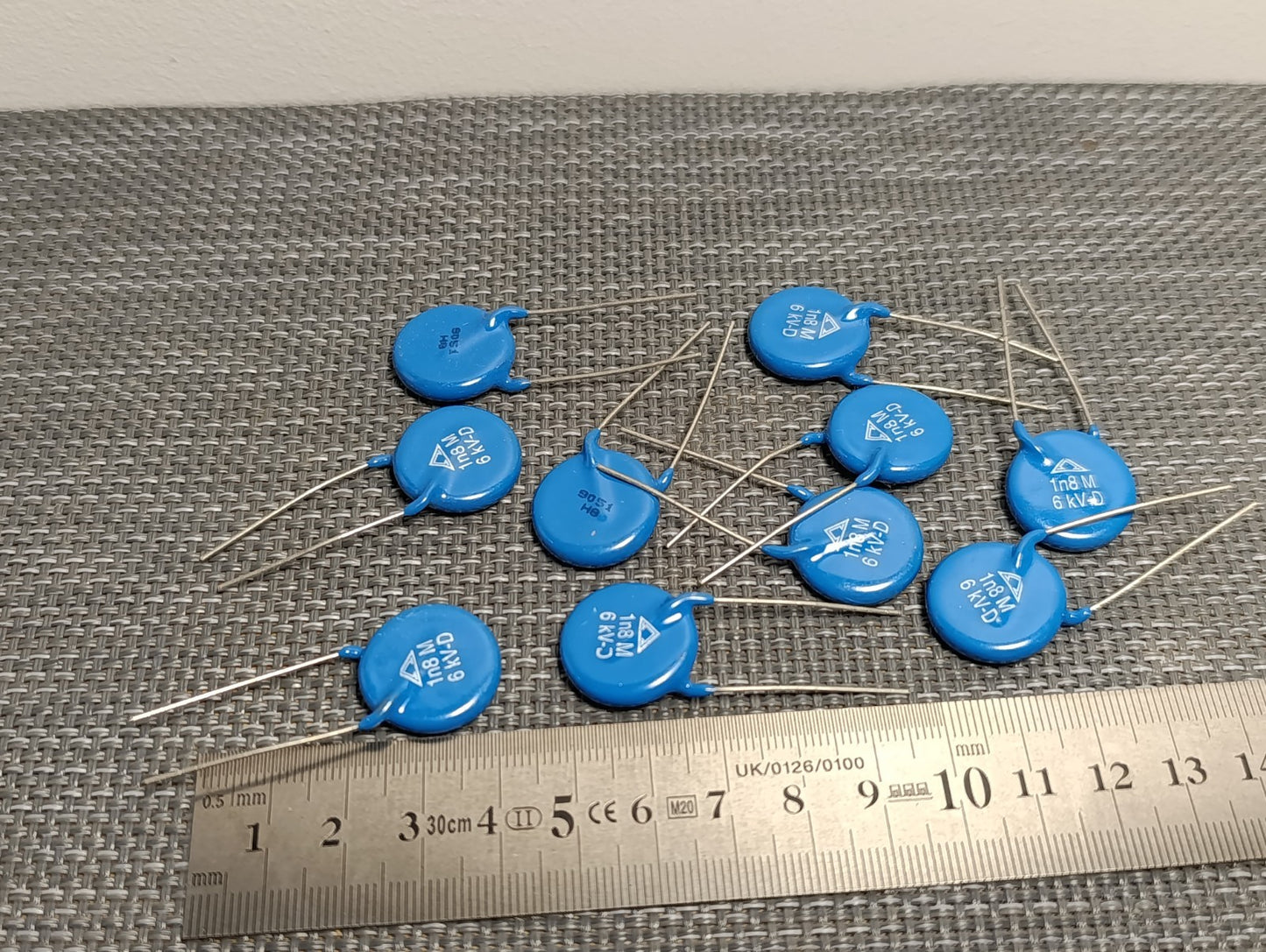 5pcs 6KV 1n8 M 6000V 1800pF 1n8 1.8nF High Voltage Ceramic Capacitors NEW NOS