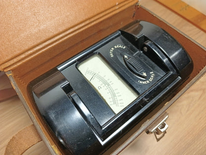 Megger earth meter serries 4 1950's date FROM Rogaland Radio USED