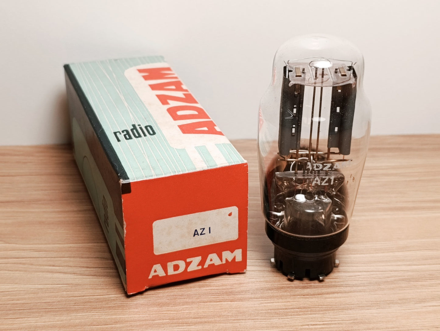 ADZAM AZ1 FULL-WAVE VACUUM RECTIFIER TUBE NOS = 140NG TAZ1 WE54 RAZ1 VG