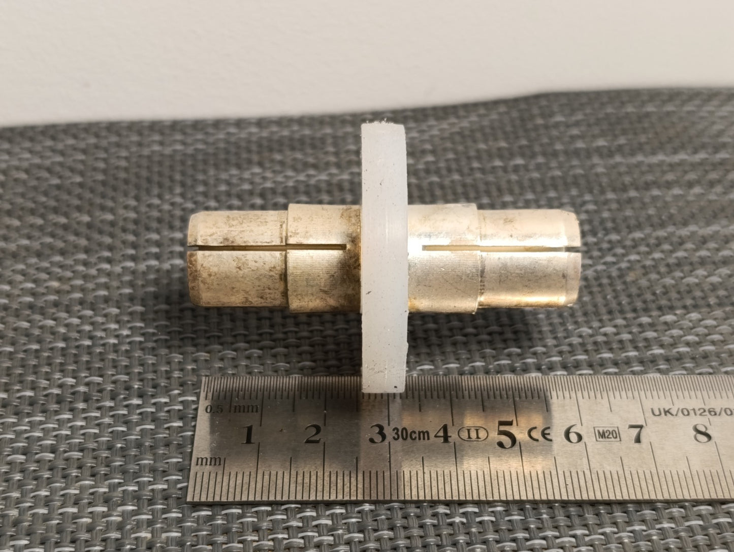Spinner Rigid line coupling element EIA silver-plated BN with screws and ring