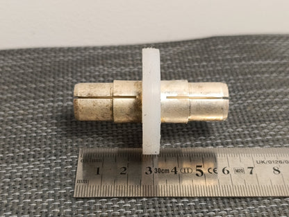 Spinner Rigid line coupling element EIA silver-plated BN with screws and ring