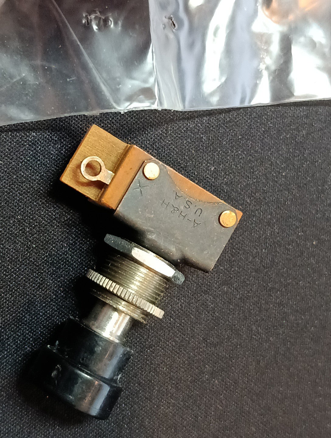 (1Pcs.) A-H&H switch push button 3/4A 125V.D.C NOS Vintage