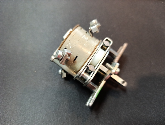 (1Pcs.) SANTON J65H 6.65.H Rotary Selector Switch 16A/380V SRP-123 NOS NEW
