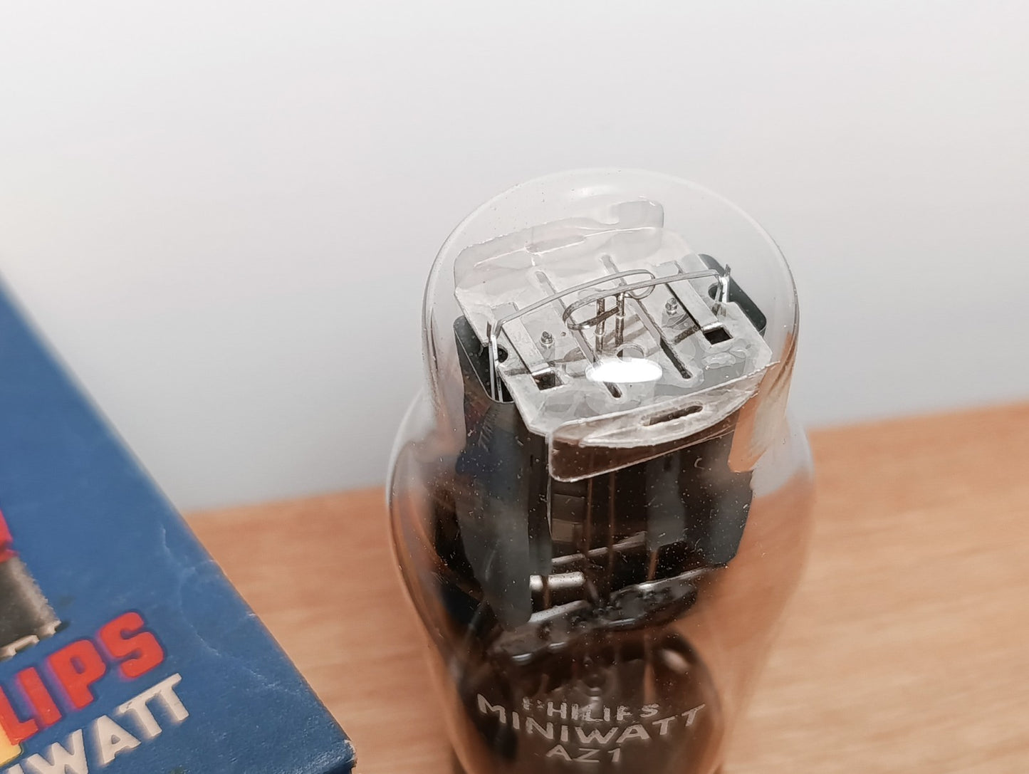 PHILIPS MINIWATT AZ1 FULL-WAVE VACUUM RECTIFIER TUBE NOS = 140NG TAZ1 WE54 RAZ1