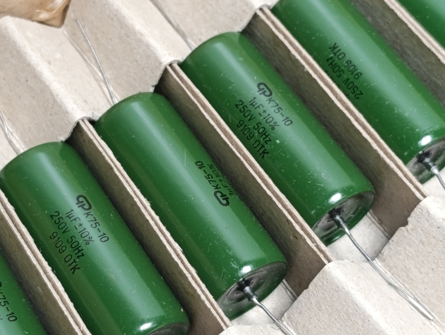 2pcs. K75-10 1uF 250V USSR Hybrid Audio Capacitors Paper in Oil PIO / NOS / OTK