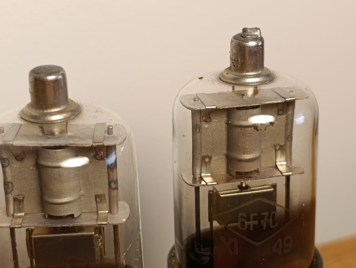 6G7S 6Г7С SOWJETISCHE VINTAGE HALBWELLENGLEICHRICHTER-STRAHLLEISTUNGSTETRODENRÖHRE GEBRAUCHT 1949