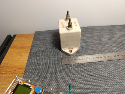 Hunts 5000 pF 3 kv Molded Mica Capacitor (Pull) USED