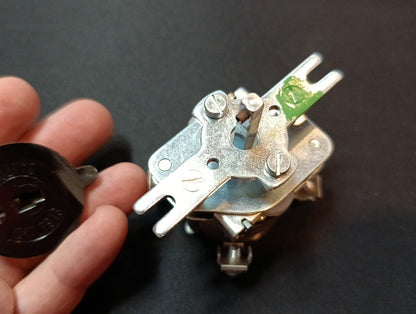(1Pcs.) SANTON J65H 6.65.H Rotary Selector Switch 16A/380V SRP-123 NOS NEW