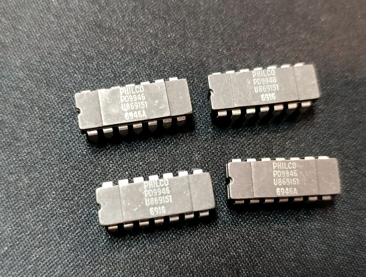 (4 pcs) Philco PD9946 U869151 microprocessor DIP New NOS