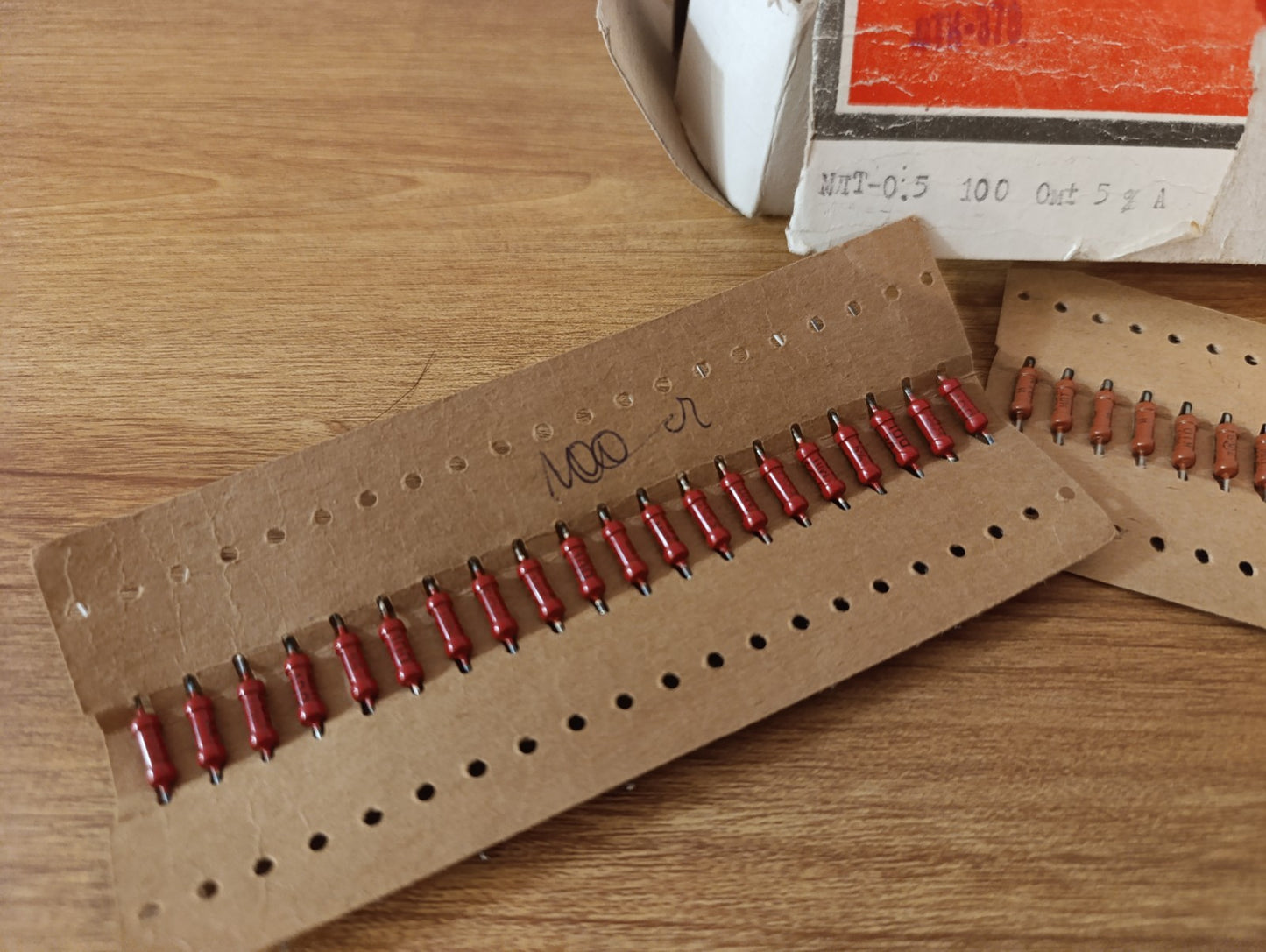 300Pcs. LOT NOS/ NEW 100 Ohm 0.5W 5% MLT resistor Russian military grade