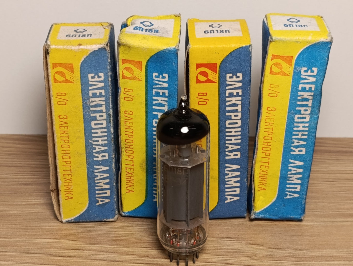 4pcs. 6P18P = EL82 6DY5 Output Pentode Tube REFLECTOR Soviet NEW in BOX 70-80's
