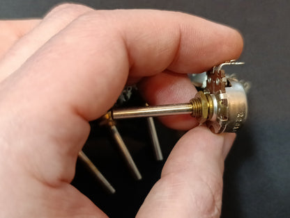 5Pcs. Potentiometer LESA 220KA Vintage Aircraft Ham radio NEW variable resistor