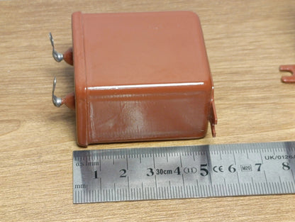 15uF 160 V  PAIR RUSSIAN PAPER IN OIL PIO AUDIO CAPACITORS MBGP-2 МБГП-2 (PAIR)