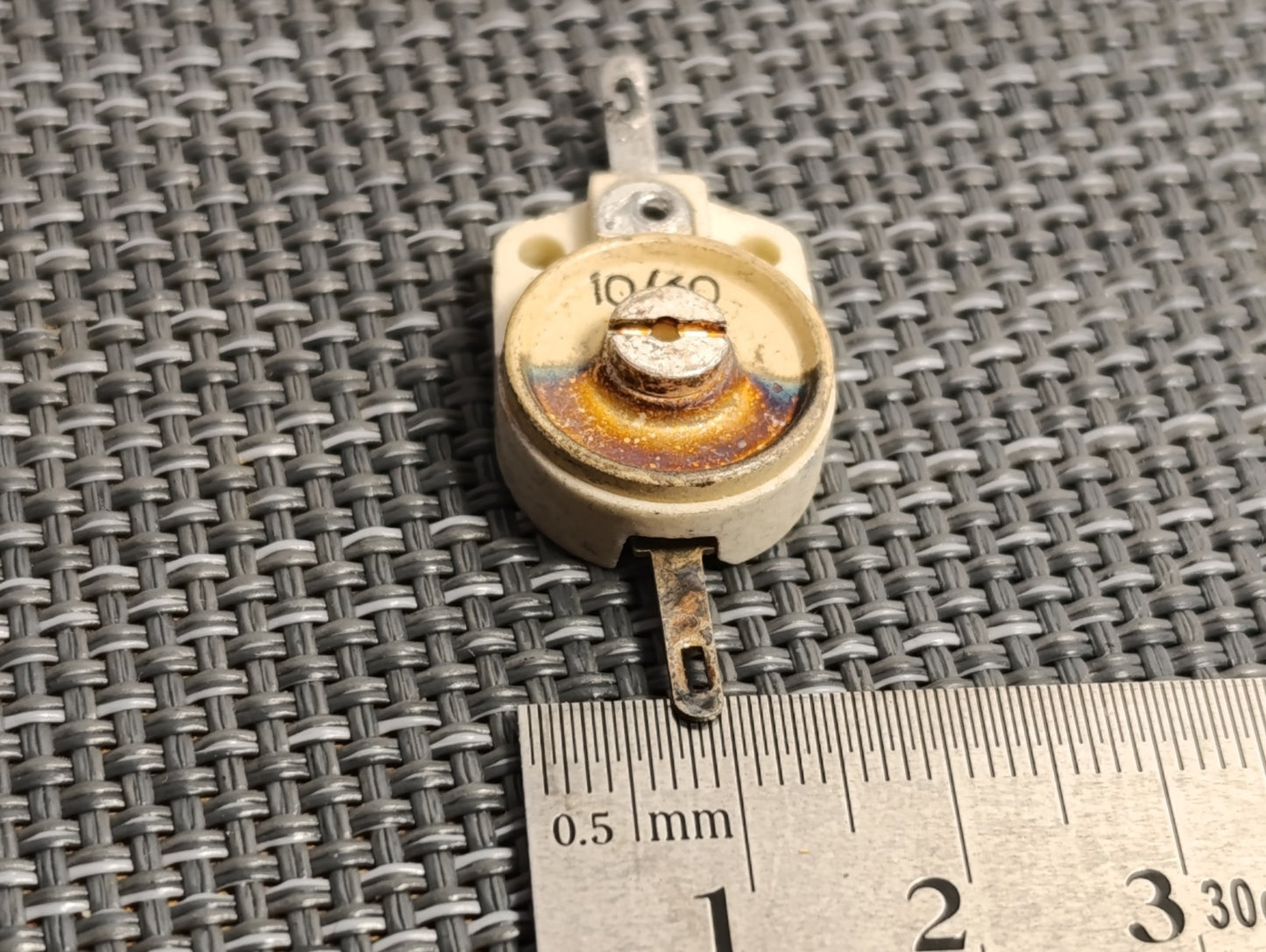 Ceramic Trimmer Capacitor 10-60pF Silver Plated 4 Pieces (4)