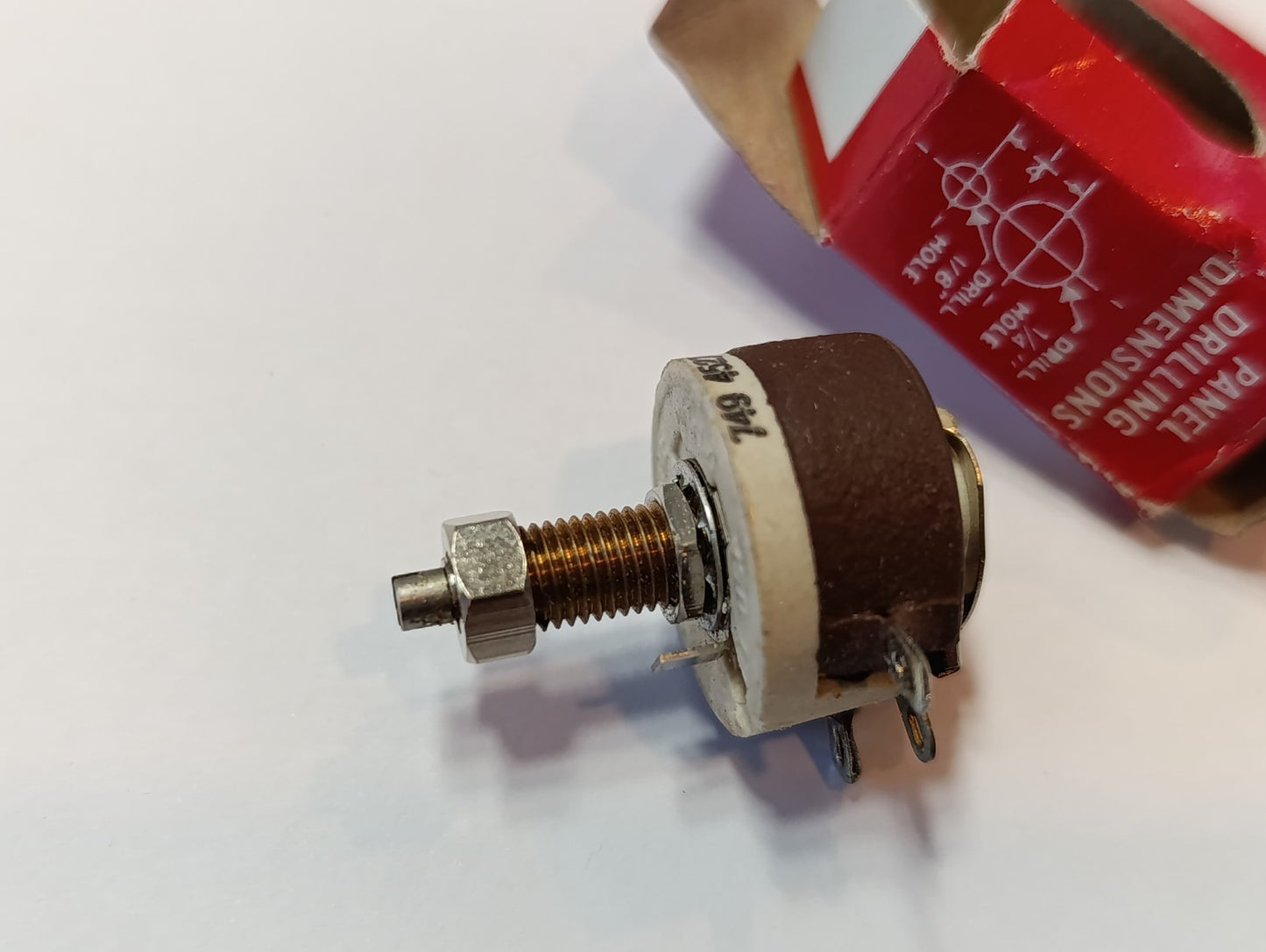 New Ohmite 0123 Model E Rheostat Wirewound Resistor 12-1/2W 5000ohm 0.05A
