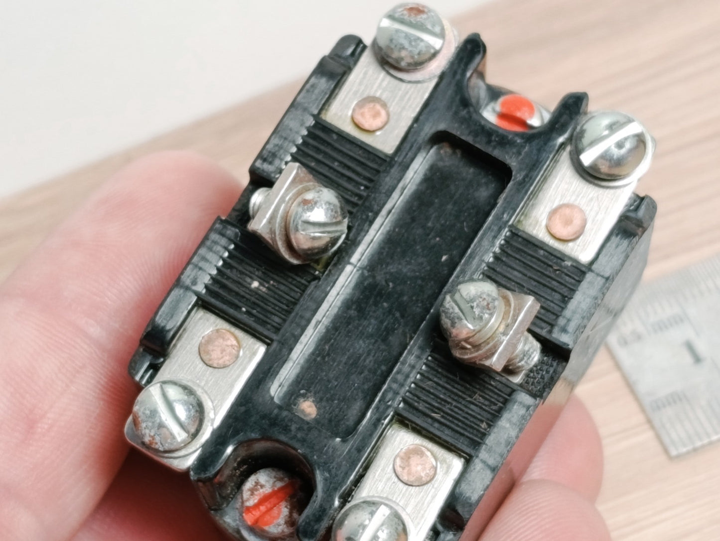 (1Pcs LOT) 2PP-250 Sealed Aviation Switch fro alternating current Luminating
