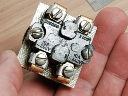 (1Pcs LOT) PE 440-660V 10A Aviation Switch for alternating current NEW