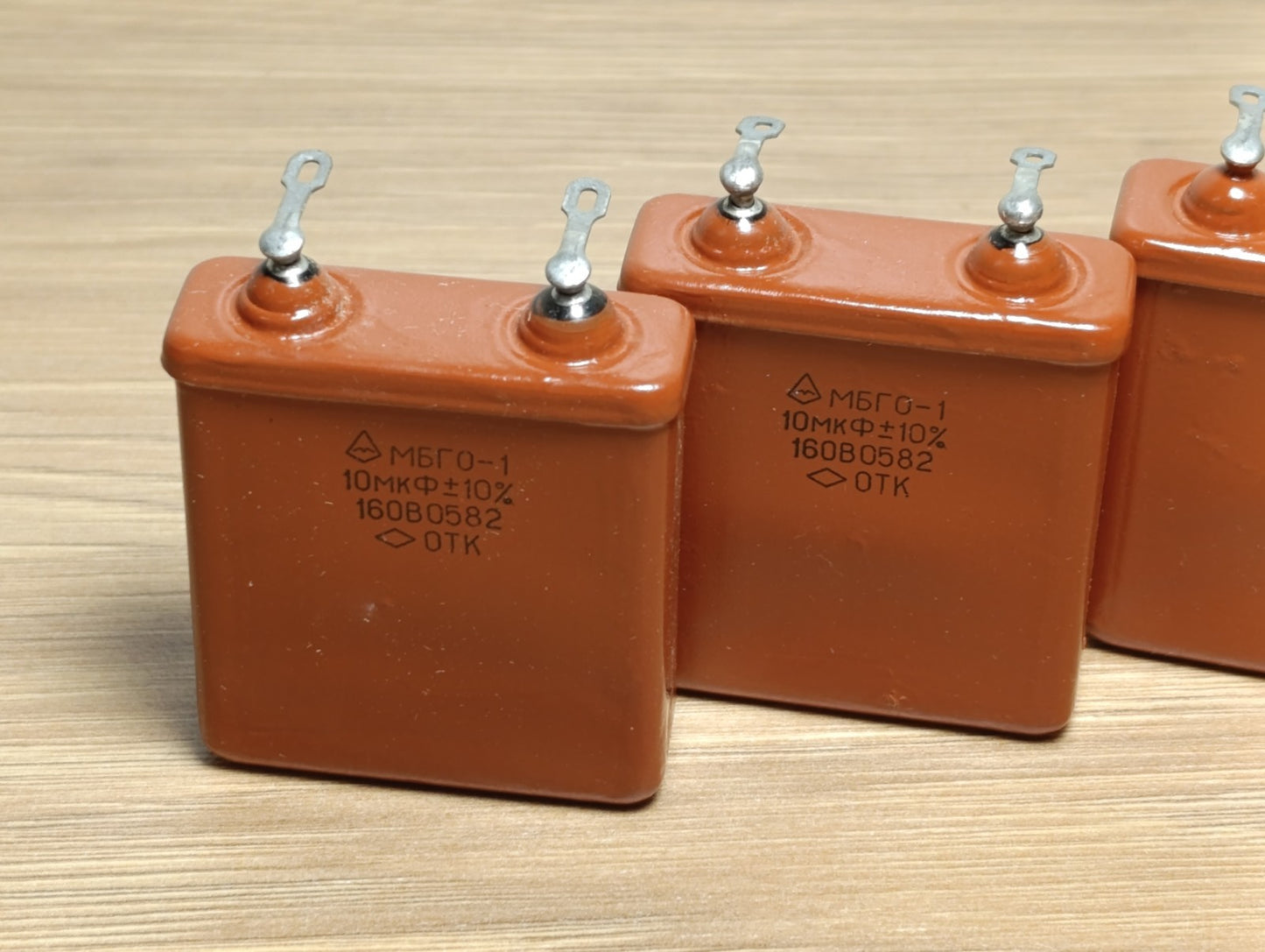 Lot of 4 pcs ( Same date) MBGO-1  10 uF 160 V Russian PIO Capacitors New NOS