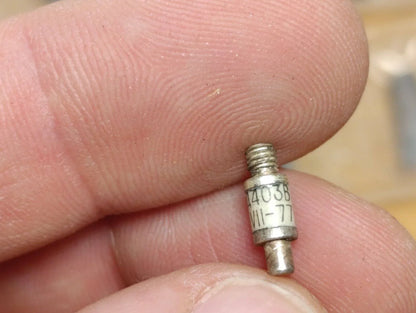 2 Stück D405АP UdSSR Д405АП Militärische Mikrowellen-Mischdiode 8,2...14,2 GHz Militär 
