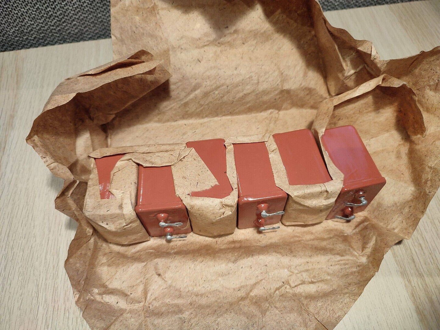 4pcs. 10 uF 200 V RUSSIAN PAPER IN OIL PIO AUDIO CAPACITORS MBGP-1 МБГП–1