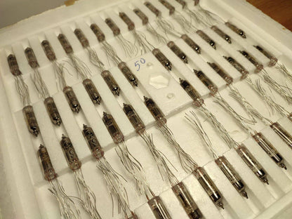 6 Stück 6J45B-V / 6Zh45B-V Miniatur-HF-Pentodenröhren UdSSR NOS